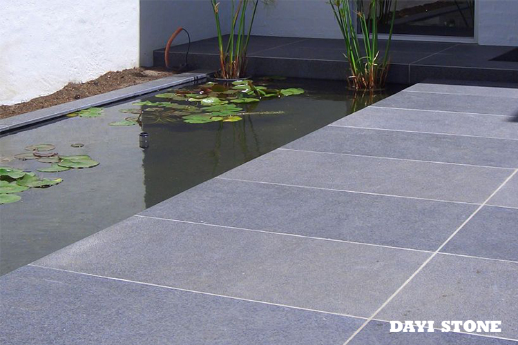 Dark Grey Granite Outdoor Tiles For Flooring 30X60 Flamed - Dayi Stone